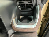 品質へのこだわり!フロアマットやシートなど車内をキレイに清掃し、ニオイや汚れなどを徹底的にクリーニングしてもらっております。室内はピカピカです☆
