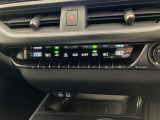デュアルエアコンとは、運転席と助手席で、個別に温度設定ができる機能です。気温の感じ方は、人それぞれ違うもの。乗る人に優しい機能ですね。