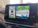 【アラウンドビューモニター】専用のカメラにより、上から見下ろしたような視点で360度クルマの周囲を確認することができます☆死角部分も確認しやすく、狭い場所での切り返しや駐車もスムーズに行えます。