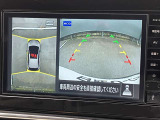 アラウンドビューモニター装備!空から見ているような映像によって不慣れな場所での車庫入れや縦列駐車はもちろん、狭い道でのすれ違いも安心♪