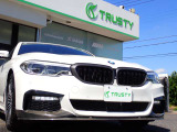 BMW在庫保有台数常時100台以上!ご来店の際はBMW本店(厚木市下荻野140-1)にご来店ください!弊社自慢の全天候型ショールーム!BMW在庫保有台数常時100台以上ございます!
