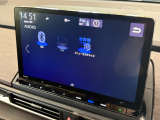 カーナビのオーディオソース画面です!ラジオやBluetoothなど、対応するさまざまなオーディオ機能を選択可能。お気に入りの音楽を楽しみながら、毎日の通勤やロングドライブをより快適にしてくれます。