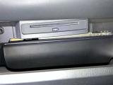 グローブボックスにCD・DVD再生デッキがあります♪