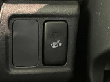 納車前に12ヶ月点検・エンジンオイル&エレメント交換・ バッテリー交換・ワイパーゴム交換・キーレス、キーフリーの電池交換を実施しております。ダイハツの整備士がきっちりと点検したお車をお届けいたします!