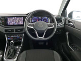 設定したスピードを上限に自動で加減速をし、一定の車間距離を保つ事で長距離運転の疲労を軽減する【ACC】が装備。