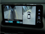 ◆マルチビューカメラシステム◆運転席から見づらい前後左右を、ナビ画面の映像で確認。見通しの悪い交差点や狭い道でのすれ違い、駐車などをサポートします。