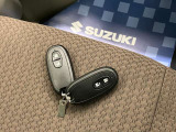 【スマートキー】キーをポケットやカバンに入れたままでもドアの施錠・開錠ができ、雨の日や荷物の多い日に大活躍!