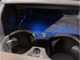 【置き型充電器】置き型充電に対応しております。お持ちの携帯電話が置き型充電器対応でしたら、充電コードの必要なく、すっきりとした車内のまま携帯の充電が可能です。