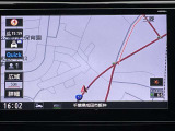 見やすい純正ナビ、操作もスムーズです。TVも高画質、音楽も高音質で楽しめます。楽しいドライブを!