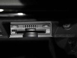 ETC車載器が搭載されているので、高速道路の乗り降りもノンストップで通過できます♪