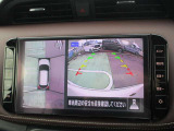 アラウンドビューモニター バックモニターはもちろん、上から見下ろしたようなモニターで駐車の手助けをします。