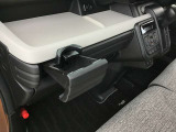 前席のドリンクホルダーです。