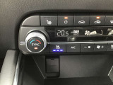 シートベンチレーション付きで夏も快適シートでドライブ!