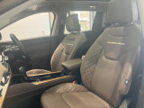 助手席シートも運転席同様快適にお乗りいただけます。
