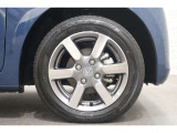 純正のアルミホイールが足元を飾ります!タイヤサイズは155/65R14 になります。