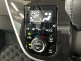 【オートエアコン】AUTOボタンを押してお好みの温度を設定!快適な室温でドライブをお楽しみいただけます♪