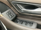 ショッピングモールなどの駐車場で毎回ミラーをたたむことなく、カギの開け閉めに応じて自動でたたんでくれますよ☆