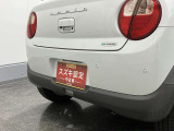【後退時ブレーキサポート】リヤバンパーに4つの超音波センサーを内蔵し、車両後方にある障害物を検知。透明なガラスなども検知でき、コンビニの駐車場などでの衝突回避をサポートします。
