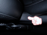 サイドカーテンエアバックは側面衝突時、運転席・助手席のサイドに配置されたエアバックが膨らみ乗員を保護します。前から横から守られるので安心です。
