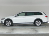 メーカー直営認定中古車 4モーション メーカー保有デモカー LEDライト デジタルコックピット 純正ナビゲーション ブルートゥース接続 カープレイアンドロイドオート対応 スマートキースペア有 オートゲート