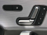 最新鋭の自社整備工場にて、車検・点検は勿論の事、あらゆるご要望にお応えすべく輸入車ディーラーならではの最新のコンピューターシステムとベテランの整備士がバックUP!