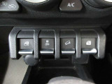 運転席オート機能、挟み込み防止機構付パワーウィンドウです。