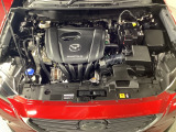 SKYACTIV-G搭載!爽快なパワーフィールと低中速の豊かなトルクによる実用域での扱い易さを是非体感して下さい!エンジンルーム内の清掃も行き届いております♪