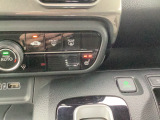運転席にはシートヒーターも装備しております!