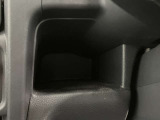 【インパネポケット運転席左側】メジャーや荷札の収納に