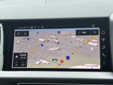 ●MMIナビゲーション『高解像度カラーディスプレイに、Bluetooth(R)接続によるハンズフリー通話機能を搭載しています。』