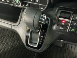 オートマチックシフトレバーは、手になじみ操作しやすい形状で安全運転にもつながります♪