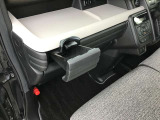 助手席のドリンクホルダーは格納式です☆