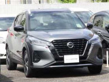 フロント右斜側の写真です。