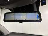 資格情報をキャッチしやすいバックミラーは後続車のまぶしさを軽減してくれます。