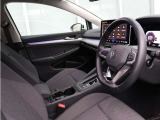 Golf TDI Active Advanceらしい、上質で無駄のないインテリア。