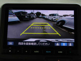 ■バックカメラ■ガイドラインが表示されるので、バック駐車が苦手な方でも安心です!ギアをリバースに入れれば自動的に切り換わりますので、面倒な操作も不要です♪狭い駐車場もお車を傷つけず安心ですね!