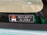品質へのこだわり!フロアマットやシートなど車内をキレイに清掃し、ニオイや汚れなどを徹底的にクリーニングしてもらっております。室内はピカピカです☆