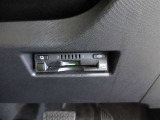 スッキリ収まったビルトインETCが付いてます。音声案内タイプで、カードの入れ忘れも未然に防げます。