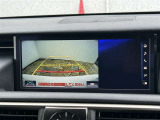 バックガイドモニターで、後方を確認しながら安心して駐車することができます。運転初心者も熟練者も必須の機能ですよ!