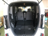 【トランクルーム】荷物も乗せやすく、使いやすいです!セカンドシートを倒せばさらに広い空間に♪