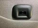(快適パックに含まれる装備)後席USBポートタイプC・車内で携帯電話などの充電が可能です