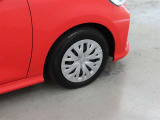 装着タイヤサイズは、185/60R15です。