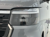 LEDヘッドライトは、点灯の瞬間から最大光量を発揮し、突然暗くなるトンネルなどでの安定感を高めます。