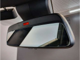 【ETC機能付防眩ミラー】BMWのルームミラーは、ETCと一体型でございます。ミラーは防眩機能付きですので、後方車両のヘッドライトの明かりをカット致します。