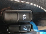 VSC(滑りやすい路面での横滑りを抑え車両の安定性を保つための機能)搭載ですが、雪道などから脱出する時はOFFすると脱出しやすくなる場合があります