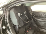 リアシート座面を持ち上げると、背の高い荷物を積むのに便利なトールモードに変身します!多彩なシートアレンジで使い勝手良好!