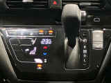 パネルシフトになっているので足元もゆったりしていて長距離の運転時ゆったり楽ちんです♪♪