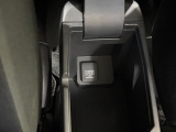 12V電源ソケットを設置しております。周辺機器の充電にご利用頂けます☆