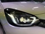 LEDヘッドライト、ウィンカーは遠くからの視認性も良くが暗い夜道をしっかりと照らしてくれます。
