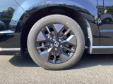 純正16インチアルミホイール☆タイヤサイズは205/60R16です。